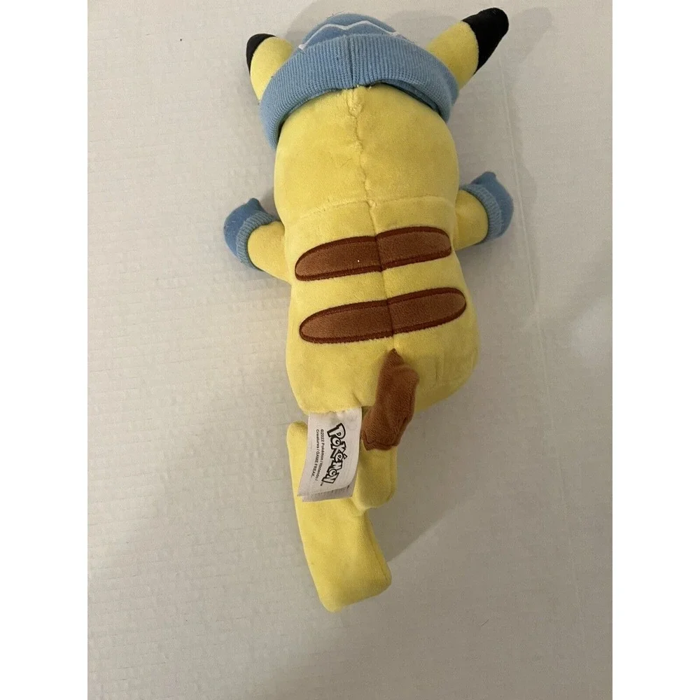 Pokemon Pikachu With Hat And Mittens By GAME FREAK Christmas‎ 2022 Approx. 8.5
